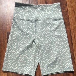 Green and White Bike Shorts with High-Rise Waistband